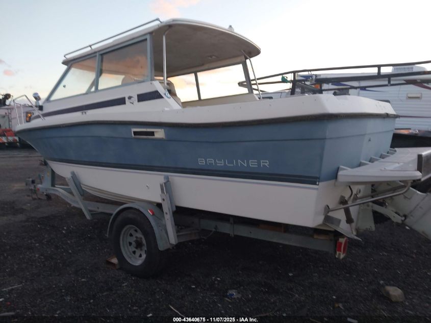 1986 Bayliner Trophy