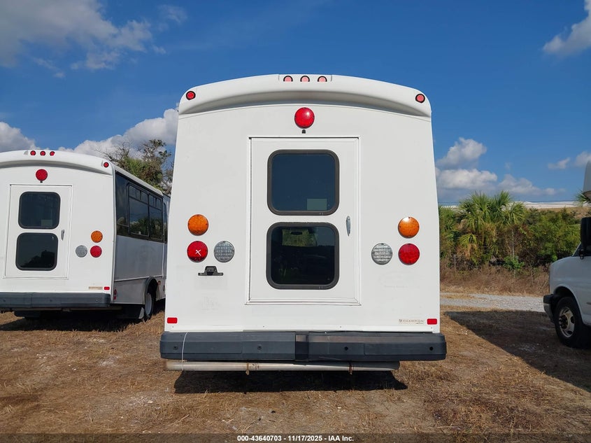 2019 Chevrolet Express Cutaway 4500 Van VIN: 1HA6GUBG9KN007022 Lot: 43640703