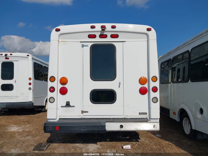 2017 Chevrolet Express Cutaway 4500 Series VIN: 1HA6GUBG6HN008315 Lot: 43640705