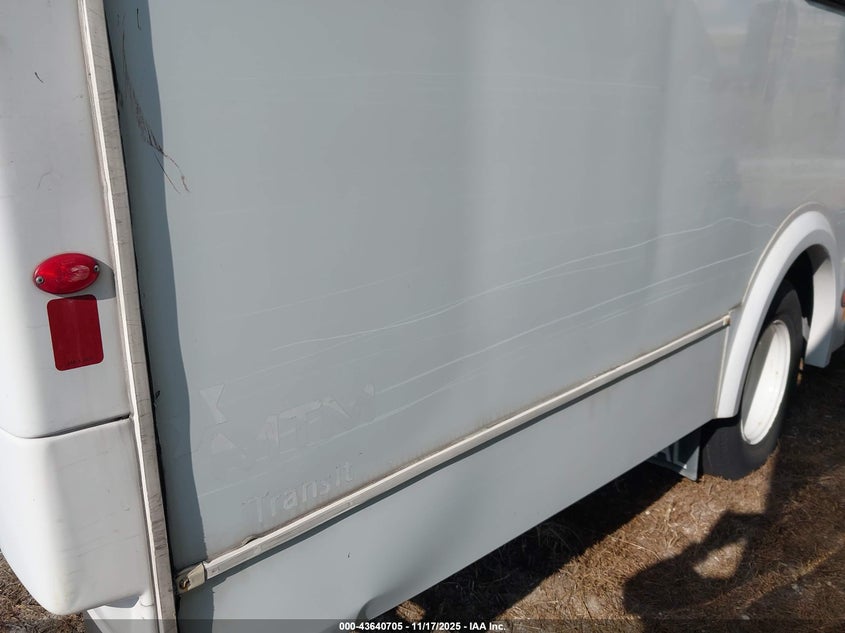 2017 Chevrolet Express Cutaway 4500 Series VIN: 1HA6GUBG6HN008315 Lot: 43640705