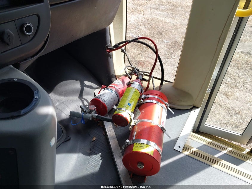 2019 Chevrolet Express Cutaway 4500 Van VIN: 1HA6GUBG6KN007155 Lot: 43640707