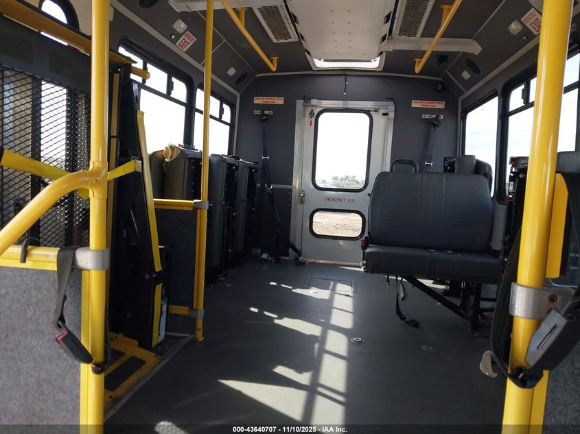 2019 Chevrolet Express Cutaway 4500 Van VIN: 1HA6GUBG6KN007155 Lot: 43640707