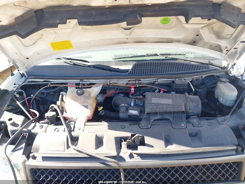 2017 Chevrolet Express Cutaway 4500 Series VIN: 1HA6GUBGXHN008091 Lot: 43640706