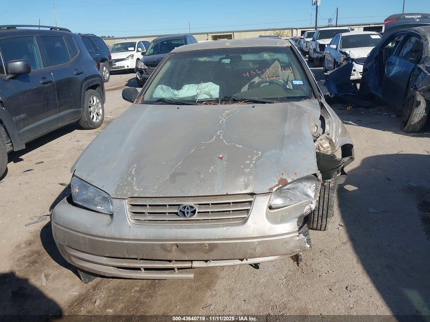 1999 Toyota Camry Ce VIN: 4T1BG22K5XU559685 Lot: 43640719