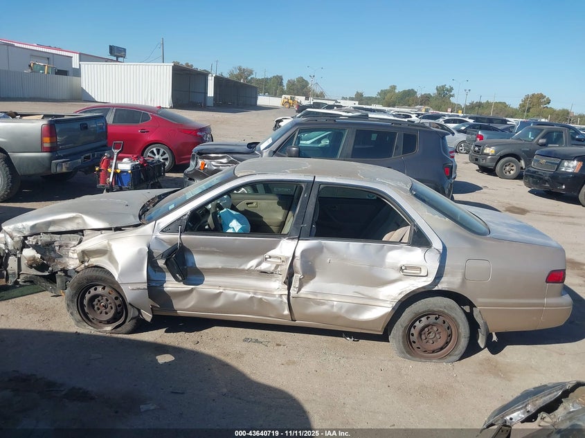1999 Toyota Camry Ce VIN: 4T1BG22K5XU559685 Lot: 43640719