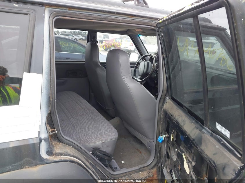 1998 Jeep Cherokee VIN: 1J4FJ68S6WL175516 Lot: 43640786