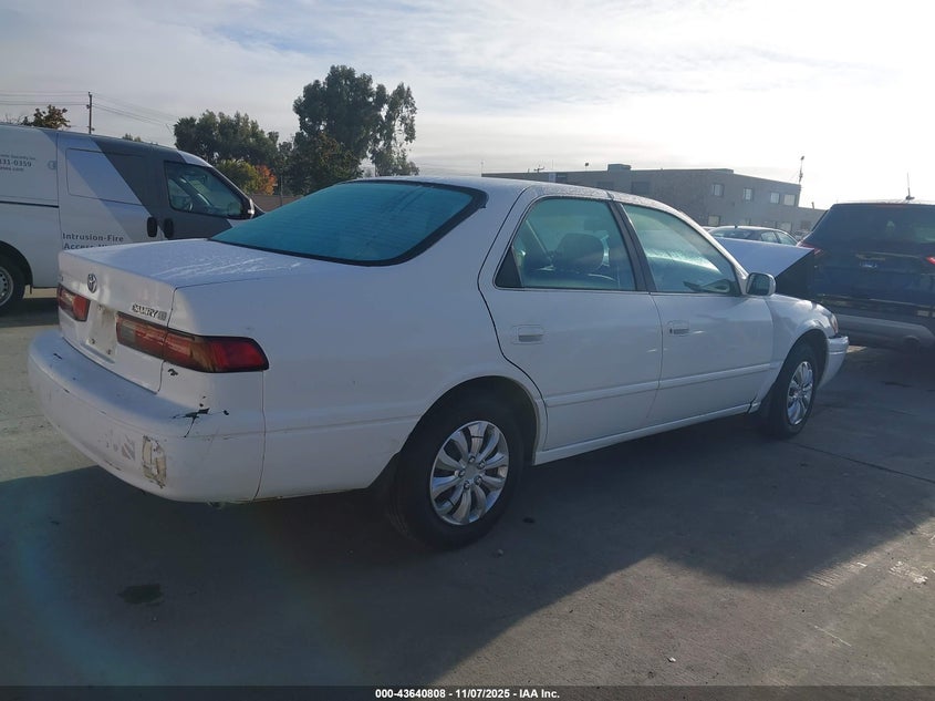 JT2BG22K7W0127473 1998 TOYOTA CAMRY photo no. 4