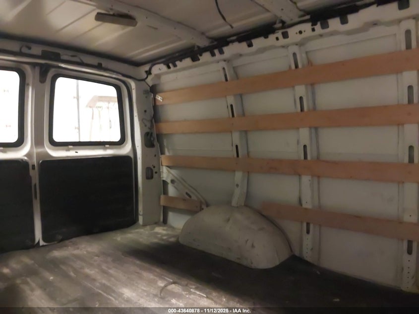 2015 GMC Savana 2500 Work Van VIN: 1GTW7FCF2F1903228 Lot: 43640878