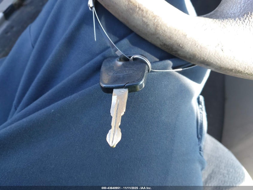 2000 Ford Mustang VIN: 1FAFP4045YF194670 Lot: 43640951