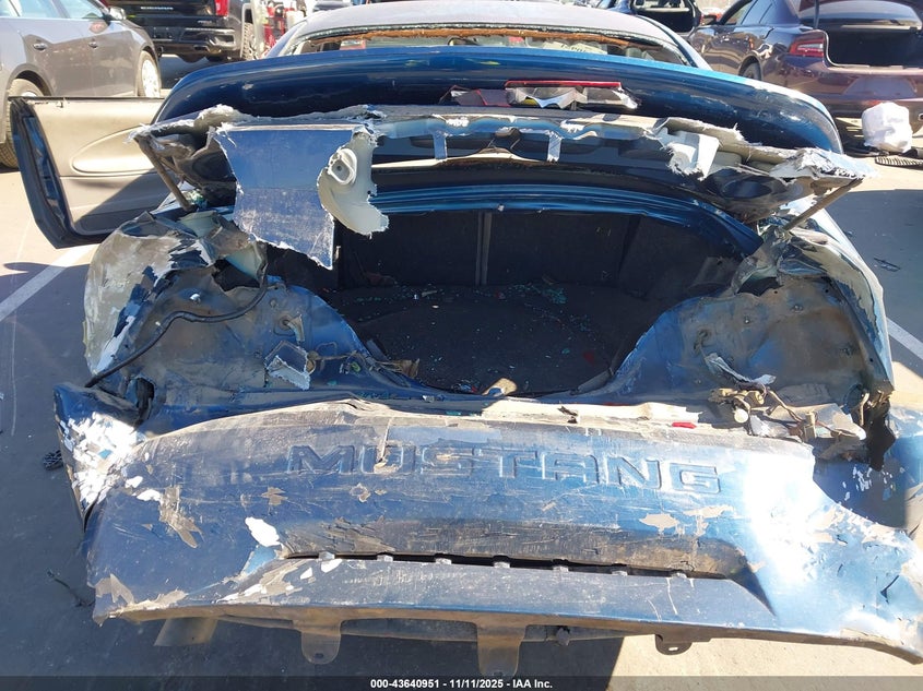 2000 Ford Mustang VIN: 1FAFP4045YF194670 Lot: 43640951