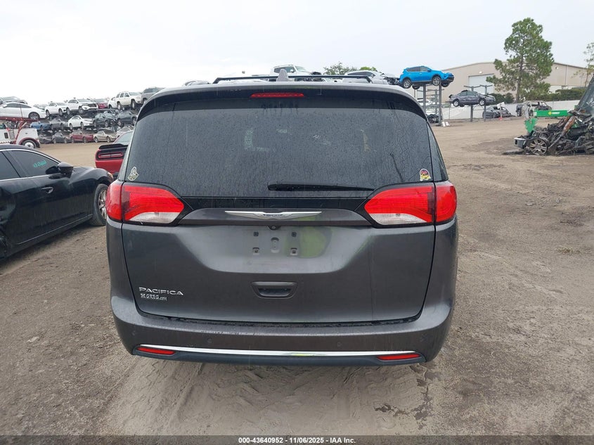 2017 Chrysler Pacifica Touring-L VIN: 2C4RC1BG2HR503691 Lot: 43640952