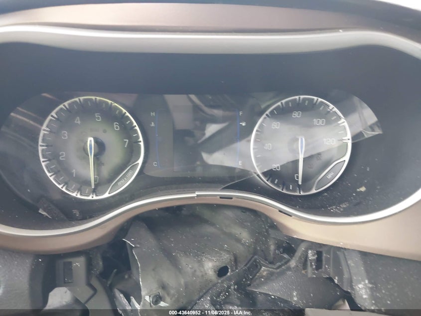 2017 Chrysler Pacifica Touring-L VIN: 2C4RC1BG2HR503691 Lot: 43640952