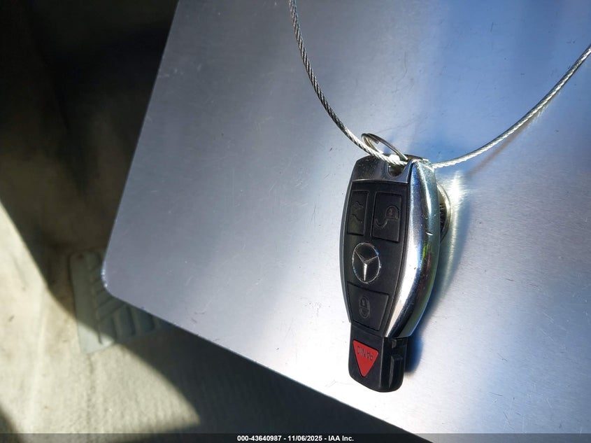 2001 Mercedes-Benz Clk 320 VIN: WDBLK65G51T072701 Lot: 43640987