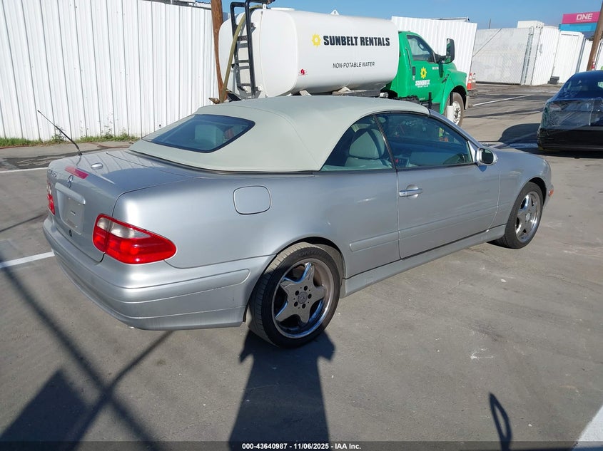 WDBLK65G51T072701 2001 MERCEDES-BENZ CLK-KLASSE photo no. 4
