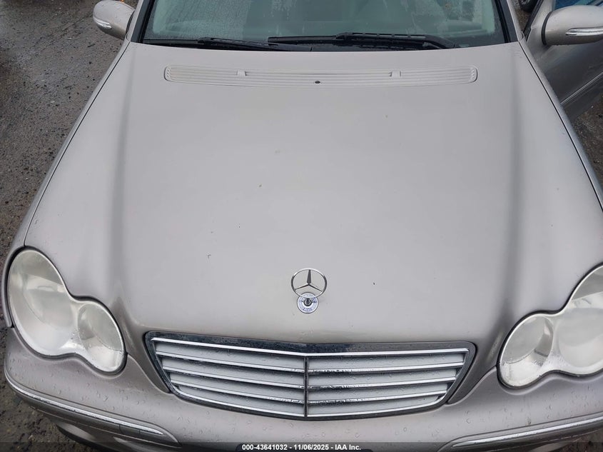 2005 Mercedes-Benz C 240 Luxury 4Matic VIN: WDBRH81J55F601073 Lot: 43641032