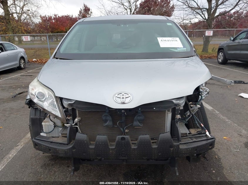 5TDJK3DC2FS125642 2015 TOYOTA SIENNA photo no. 12