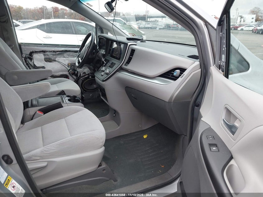 5TDJK3DC2FS125642 2015 TOYOTA SIENNA photo no. 5