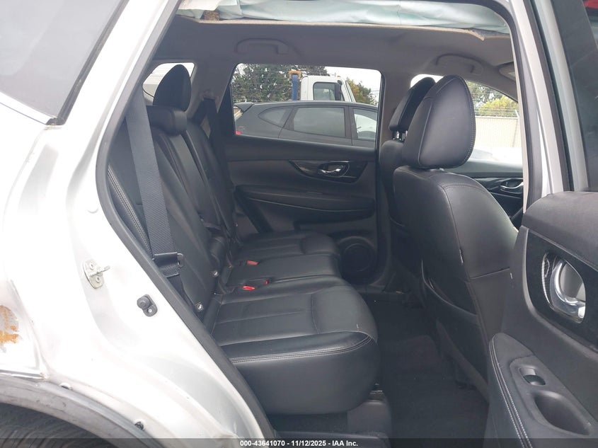 2018 NISSAN ROGUE SL JN8AT2MV4JW320261