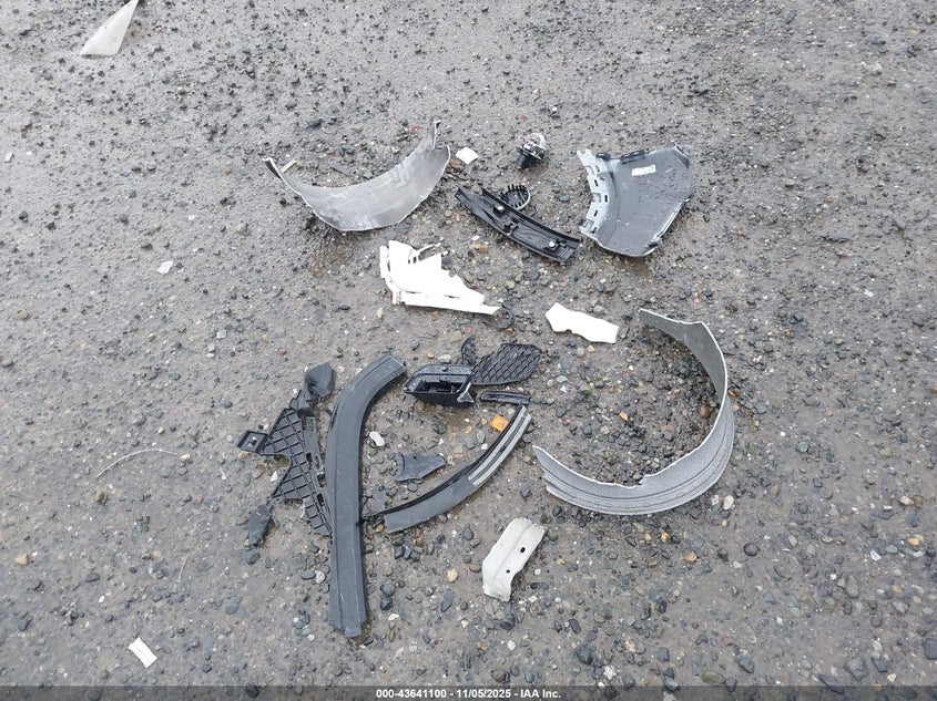 2025 GMC Sierra 1500 4Wd Short Box Slt VIN: 1GTUUDED4SZ317531 Lot: 43641100