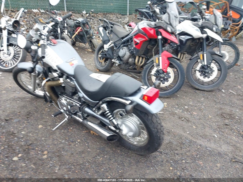 JS1VS52A352101087 2005 SUZUKI VS photo no. 3