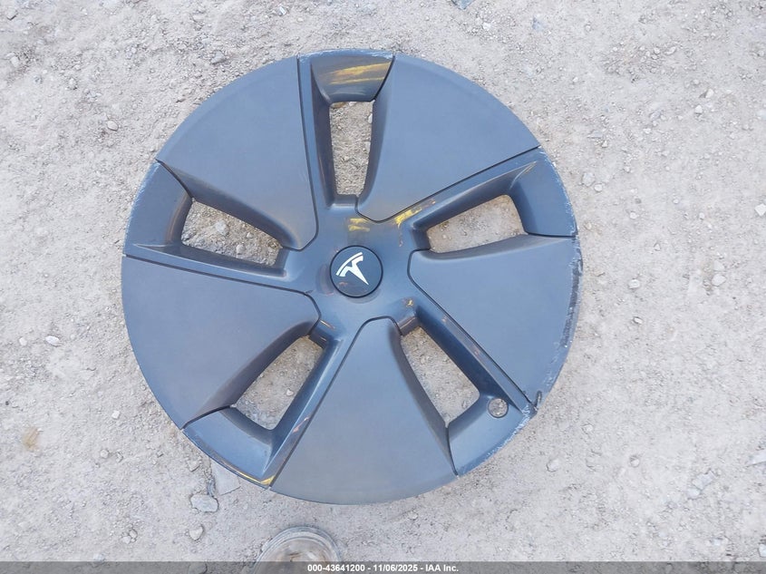 2023 Tesla Model 3 Rear-Wheel Drive VIN: 5YJ3E1EA0PF477531 Lot: 43641200