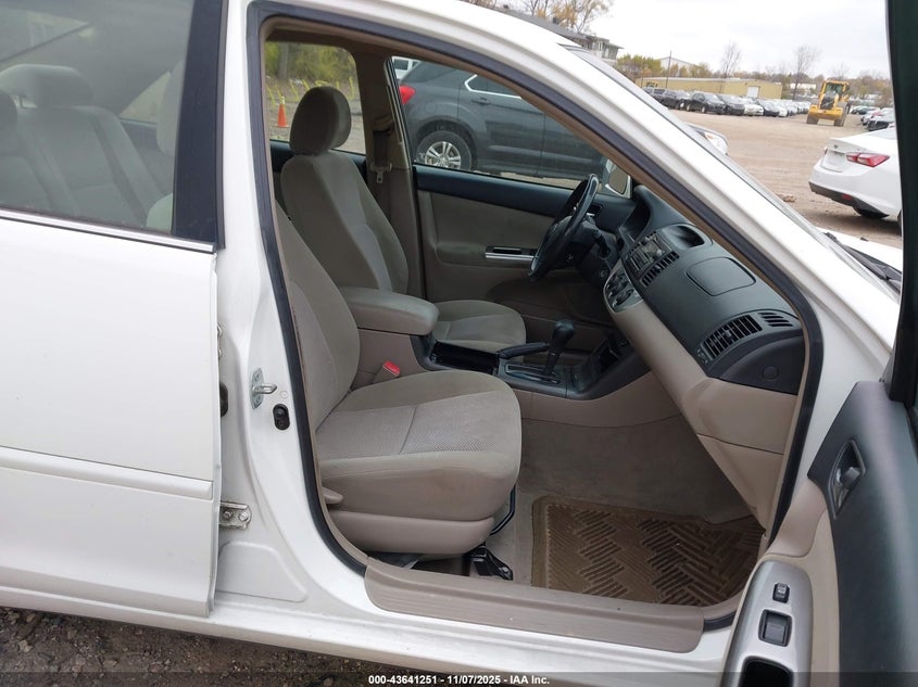 4T1BE32K15U540589 2005 TOYOTA CAMRY photo no. 5