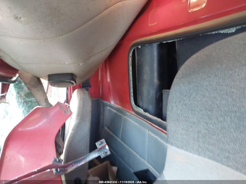 2000 Volvo Acl VIN: 4V5SC2JH6YN521030 Lot: 43641332