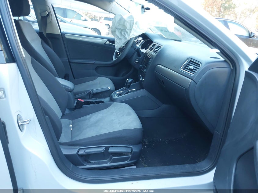 2017 VOLKSWAGEN JETTA - 3VWDB7AJ48M233162