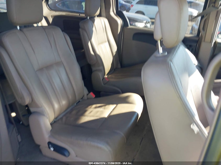 2015 Chrysler Town & Country Touring VIN: 2C4RC1BG5FR698232 Lot: 43641374