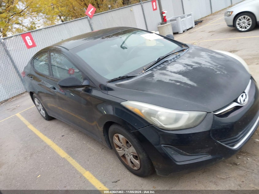HYUNDAI ELANTRA SE