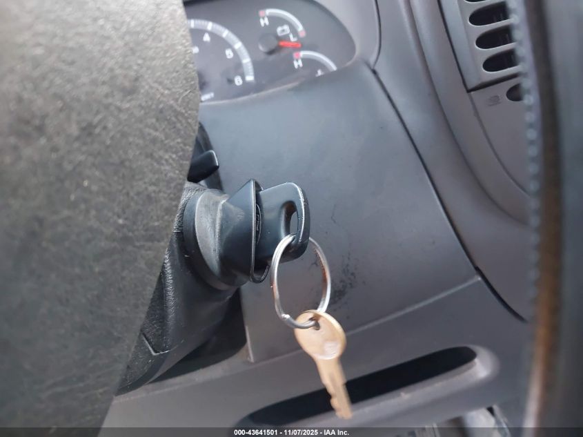 2003 Ford F-150 Xl/Xlt VIN: 1FTRX172X3NA68216 Lot: 43641501