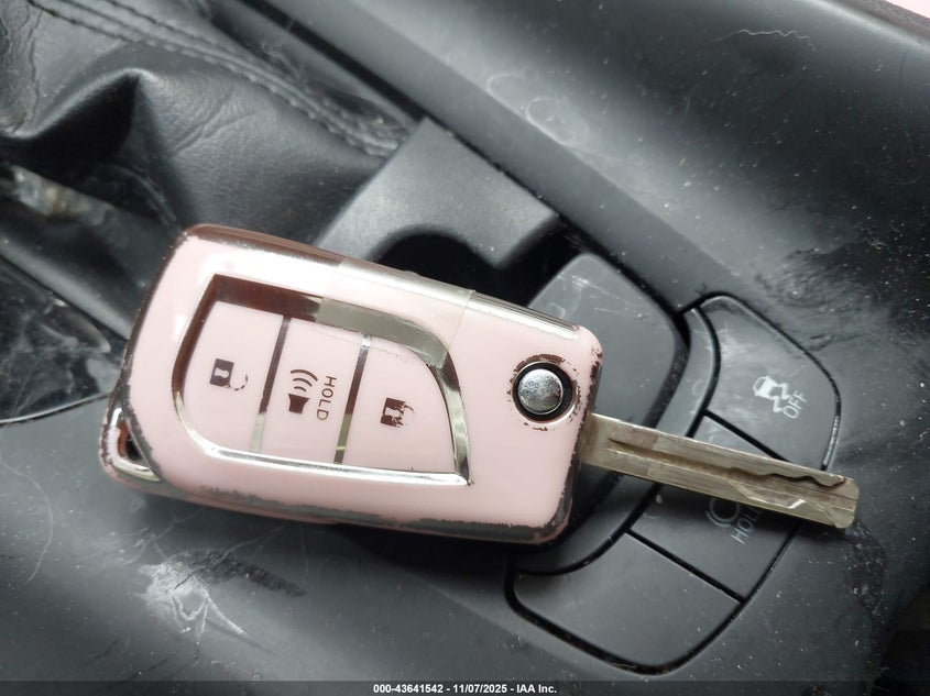 2020 TOYOTA C-HR LE JTNKHMBX8L1085358