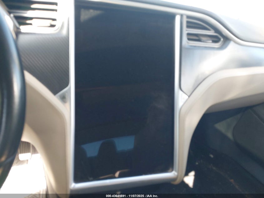 2016 Tesla Model S 60/70/75/85 VIN: 5YJSA1E13GF126023 Lot: 43641591