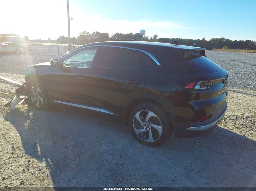 Vin: rllv1aeb9sh011768, lot: 44136781, vinfast vf 8 eco 20253