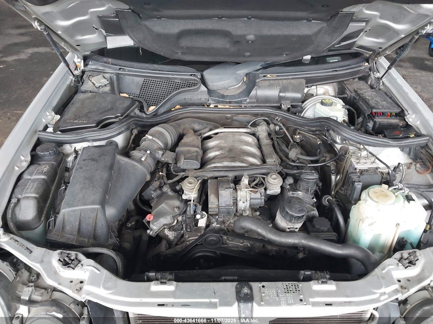 2001 Mercedes-Benz E 320 VIN: WDBJF65J61B294385 Lot: 43641666