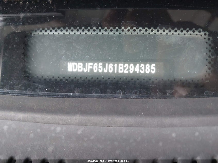 2001 Mercedes-Benz E 320 VIN: WDBJF65J61B294385 Lot: 43641666