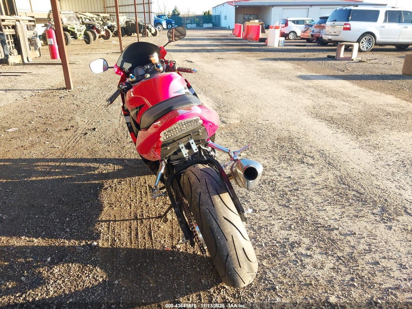 2005 Suzuki Gsx-R600 K VIN: JS1GN7CA152114043 Lot: 43641670