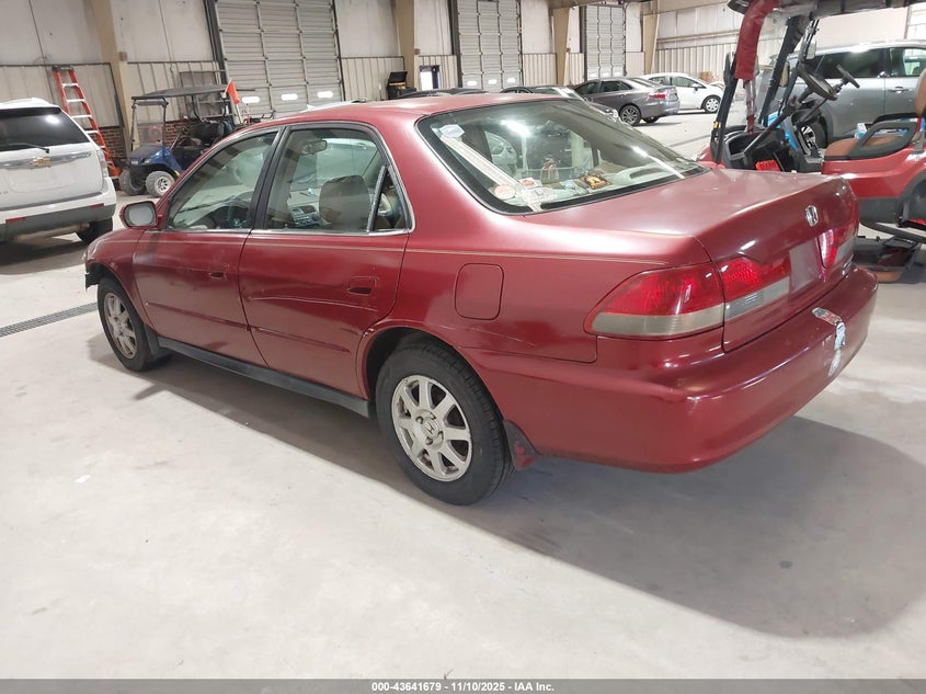 1HGCG56722A040556 2002 HONDA ACCORD photo no. 3