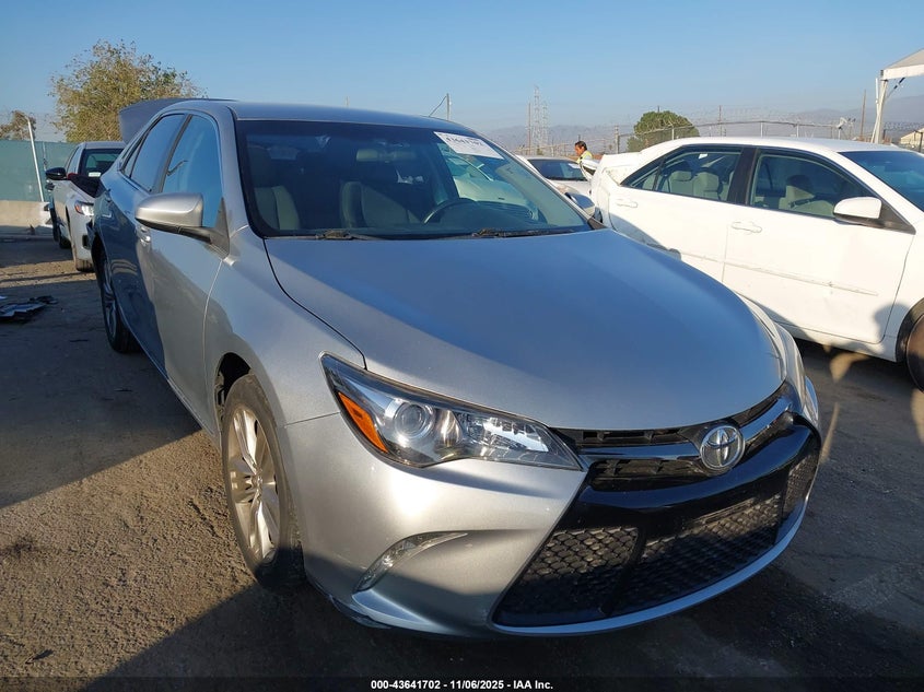 TOYOTA CAMRY SE