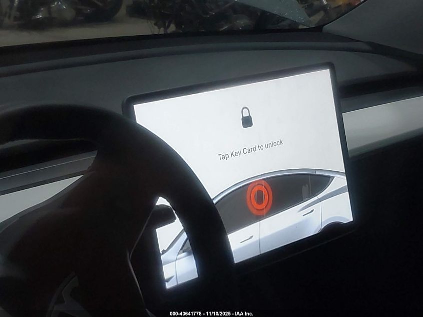 2025 Tesla Model Y Long Range Dual Motor All-Wheel Drive VIN: 7SAYGAEE6SF265117 Lot: 43641778