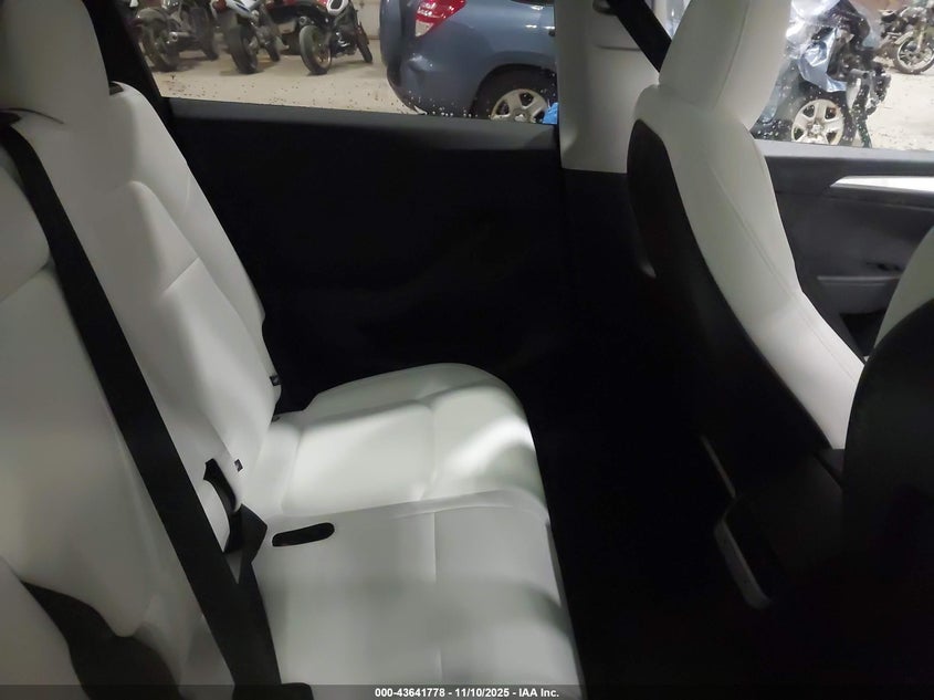 2025 Tesla Model Y Long Range Dual Motor All-Wheel Drive VIN: 7SAYGAEE6SF265117 Lot: 43641778
