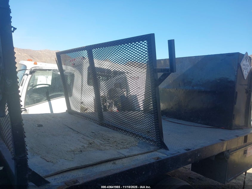 2005 Ford F-450 Lariat/Xl/Xlt VIN: 1FDXW46Y95EA39791 Lot: 43641985