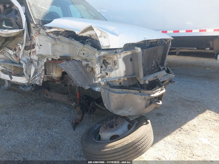 2005 Ford F-450 Lariat/Xl/Xlt VIN: 1FDXW46Y95EA39791 Lot: 43641985