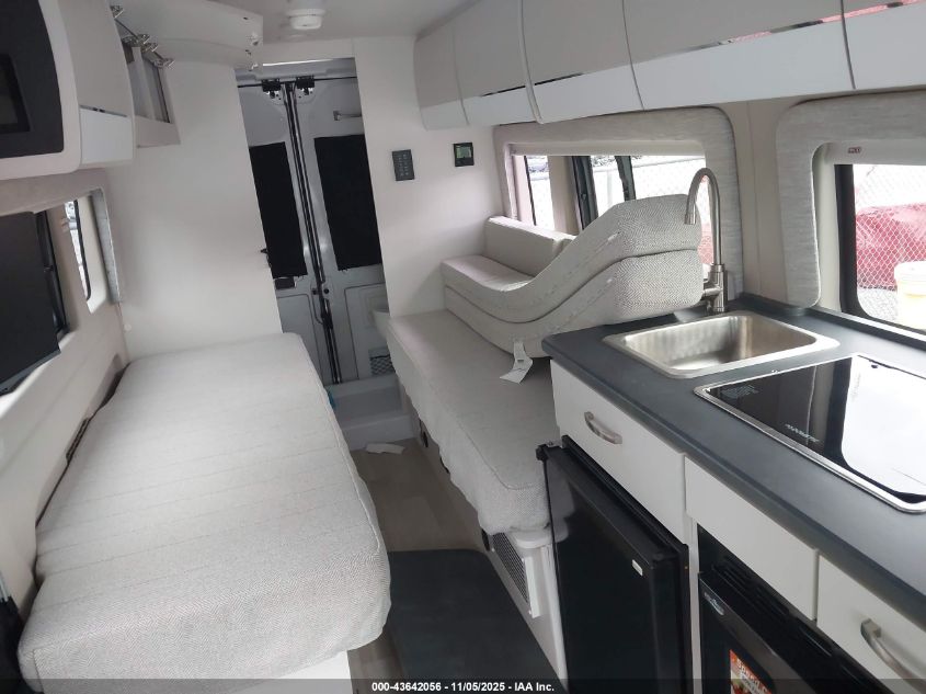 2025 Ram Promaster 3500 Window Van High Roof 159 Wb Ext VIN: 3C6MRVUG6SE551658 Lot: 43642056