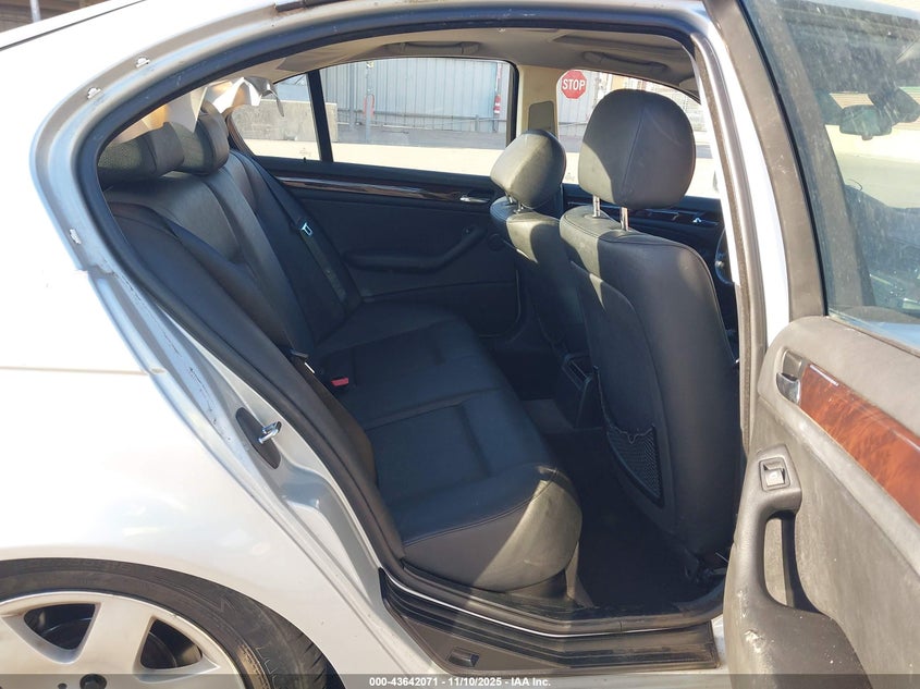WBAEV33415KW20596 2005 BMW 3ER photo no. 8