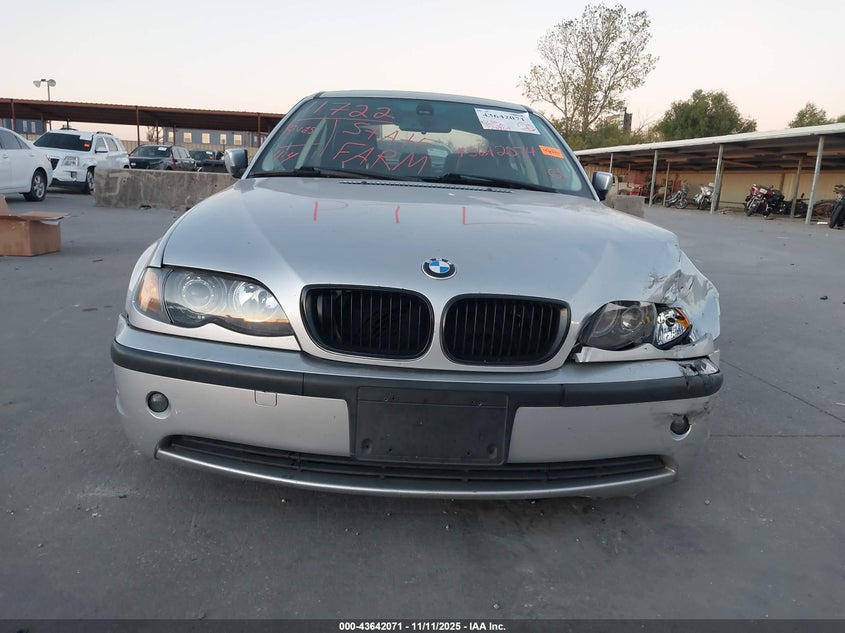 WBAEV33415KW20596 2005 BMW 3ER photo no. 12