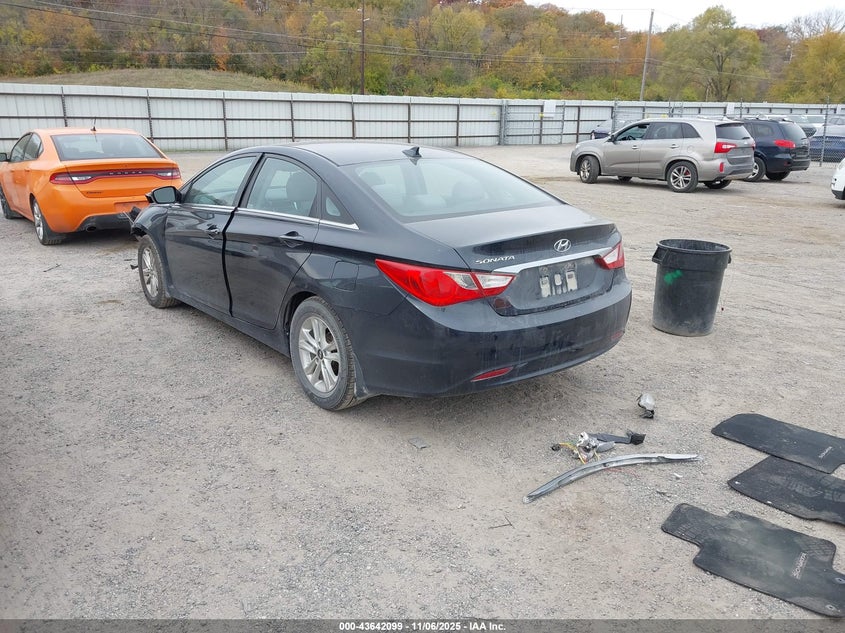 2013 HYUNDAI SONATA GLS - 5NPEB4AC6DH770647