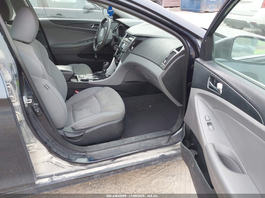 2013 HYUNDAI SONATA GLS - 5NPEB4AC6DH770647