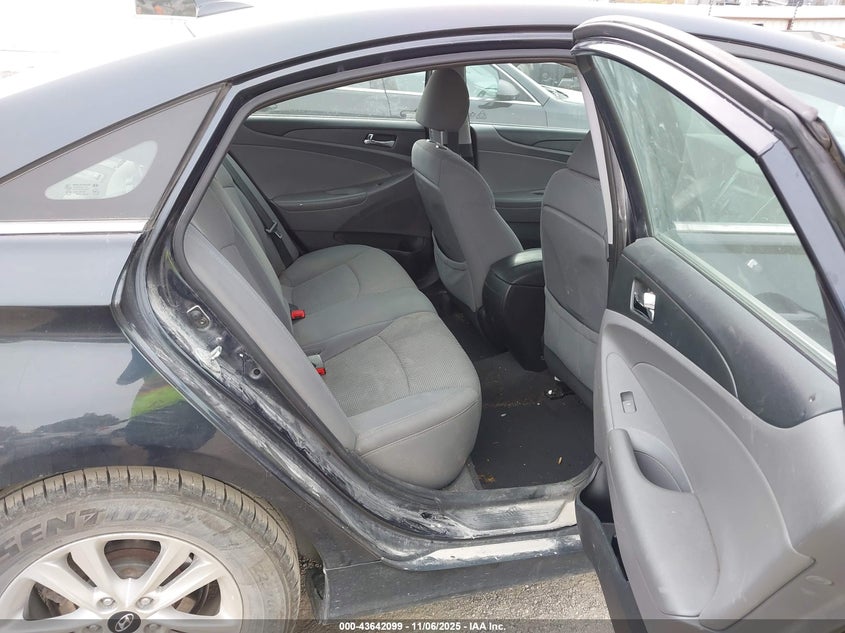 2013 HYUNDAI SONATA GLS - 5NPEB4AC6DH770647