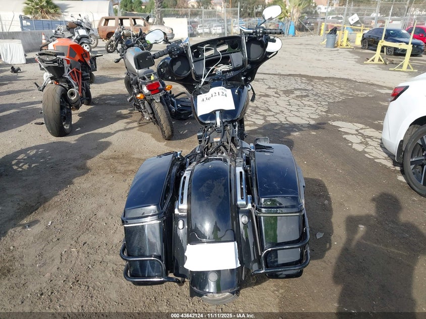 2014 Harley-Davidson Flhx Street Glide VIN: 1HD1KBM17EB612560 Lot: 43642124